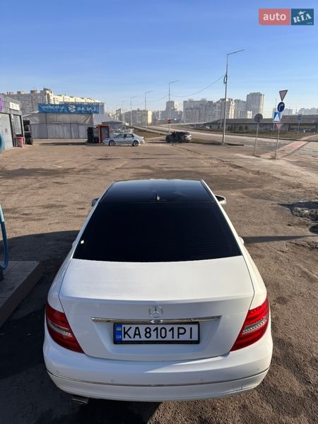 Седан Mercedes-Benz C-Class 2011 в Киеве