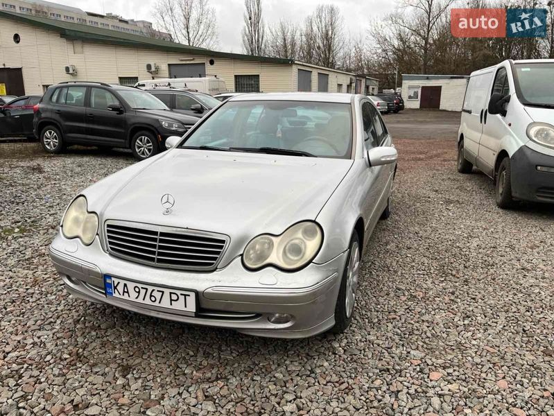 Mercedes-Benz C-Class 2004