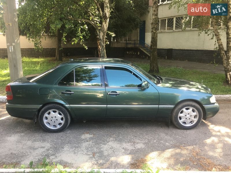 Mercedes-Benz C-Class 1995