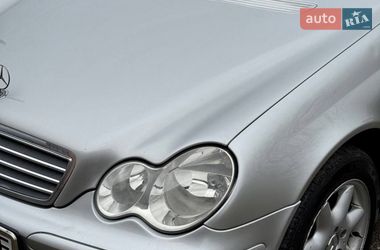Седан Mercedes-Benz C-Class 2004 в Косове