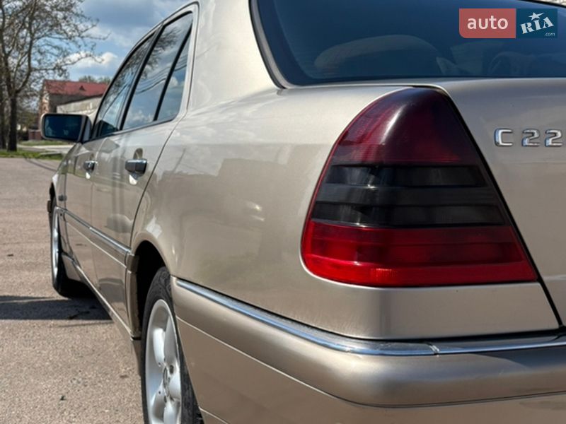 Седан Mercedes-Benz C-Class 2000 в Николаеве