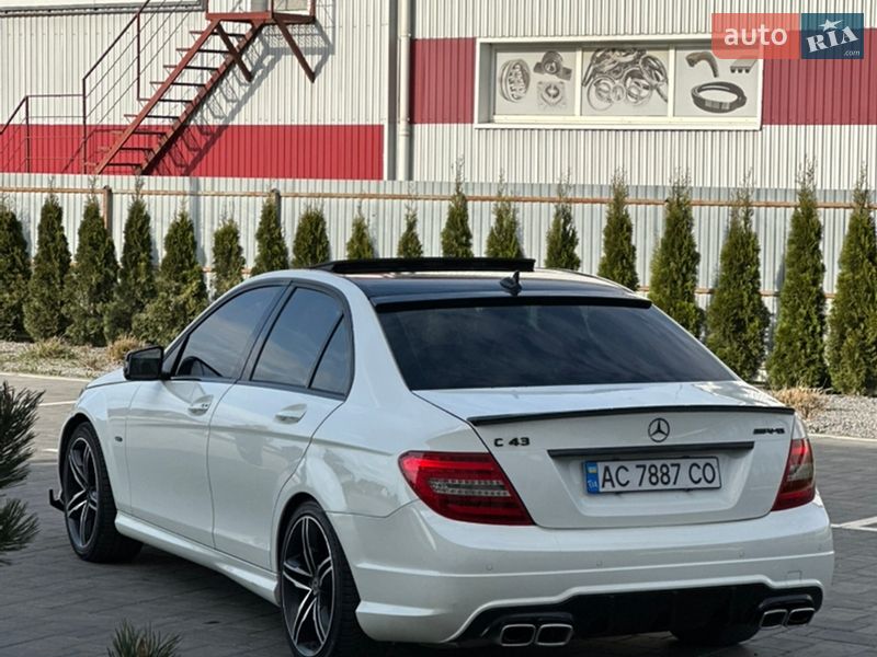 Mercedes-Benz C-Class 2011