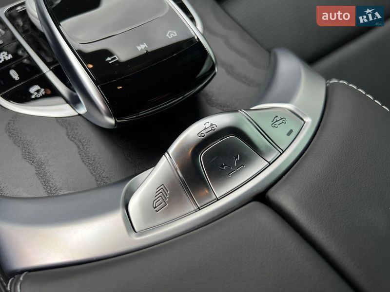 Кабриолет Mercedes-Benz C-Class 2023 в Киеве