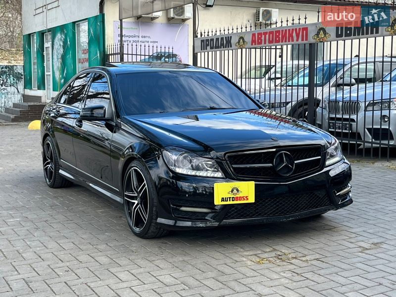 Mercedes-Benz C-Class 2011