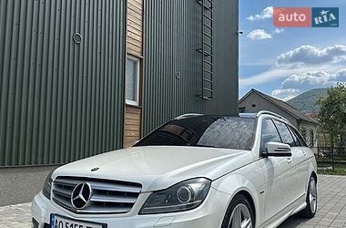 Універсал Mercedes-Benz C-Class 2011 в Ужгороді