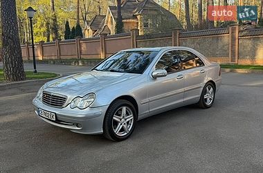 Седан Mercedes-Benz C-Class 2002 в Чернігові