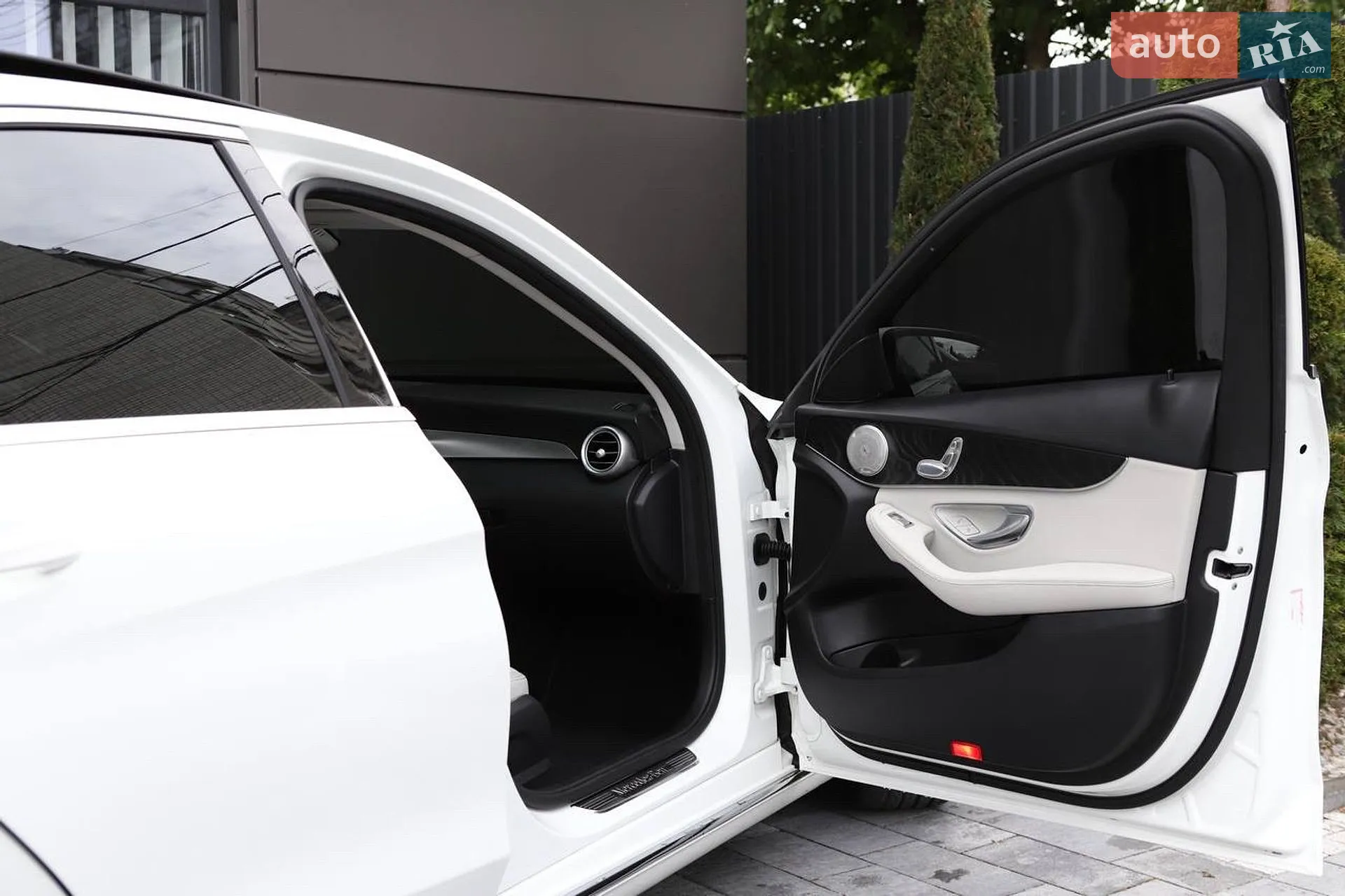 2016 Mercedes-Benz C-klasse - мініатюра 38