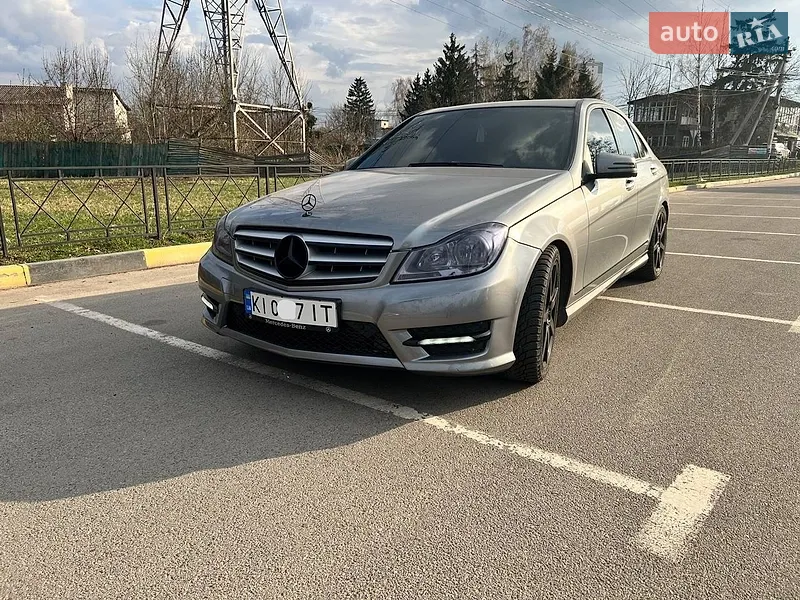 Mercedes-Benz C-Class 2013 VIN WDDGF4HB4EG249495 фото оголошення 3 з 52