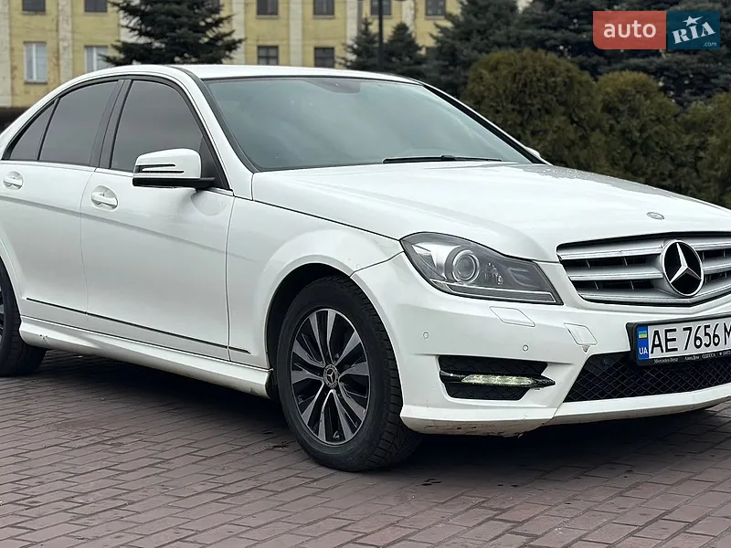 Mercedes-Benz C-Class 2013 VIN WDD2040841A921279 фото оголошення 8 з 74