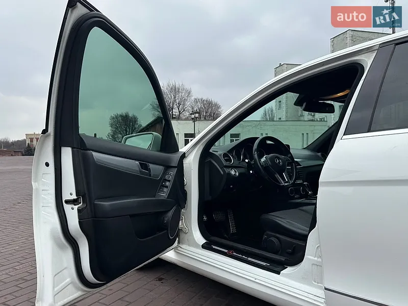 Mercedes-Benz C-Class 2013 VIN WDD2040841A921279 фото оголошення 16 з 74