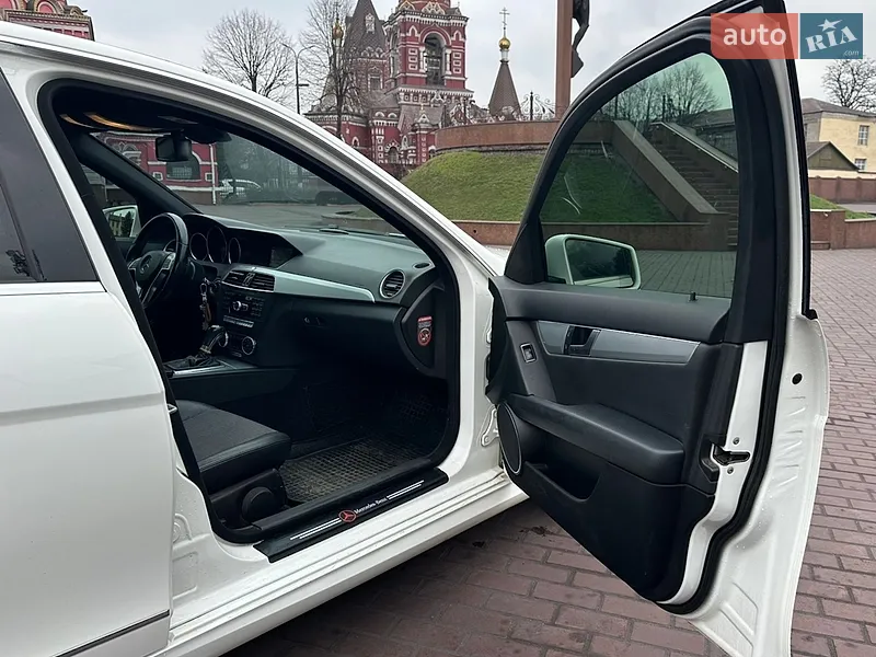 Mercedes-Benz C-Class 2013 VIN WDD2040841A921279 фото оголошення 25 з 74