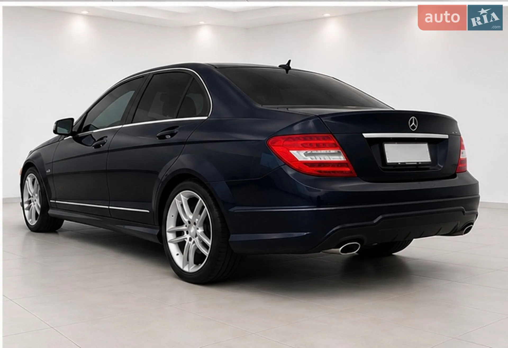 Mercedes-Benz C-Class 2012 VIN WDDGF4HB3DA785663 фото оголошення 8 з 21