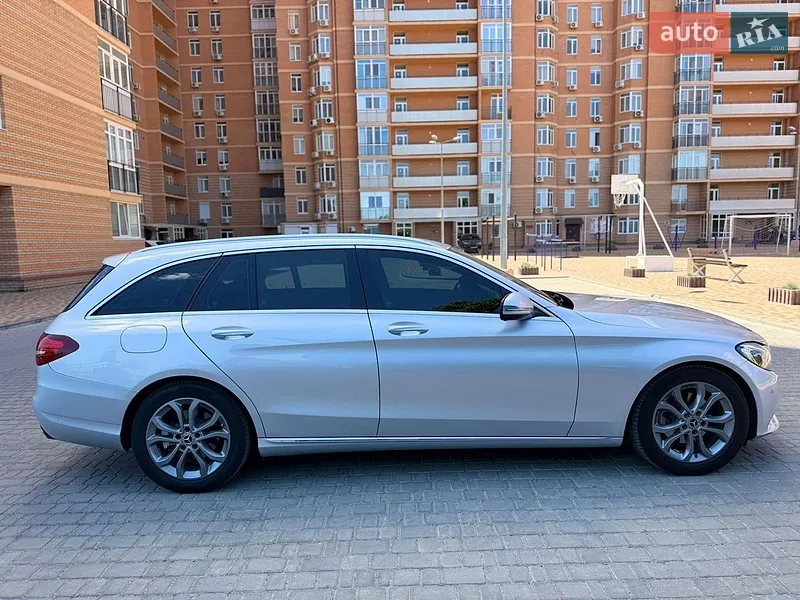Mercedes-Benz C-Class 2017 VIN WDD2052071F678538 фото оголошення 4 з 46