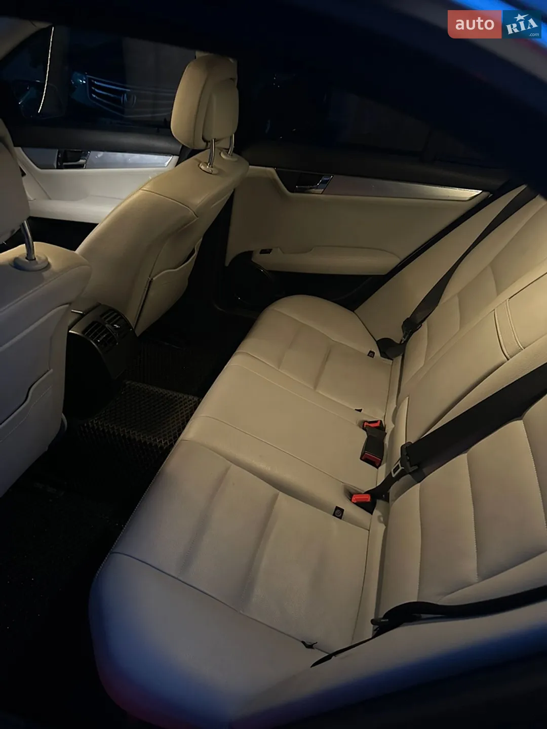 2010 Mercedes-Benz C-klasse - мініатюра 10