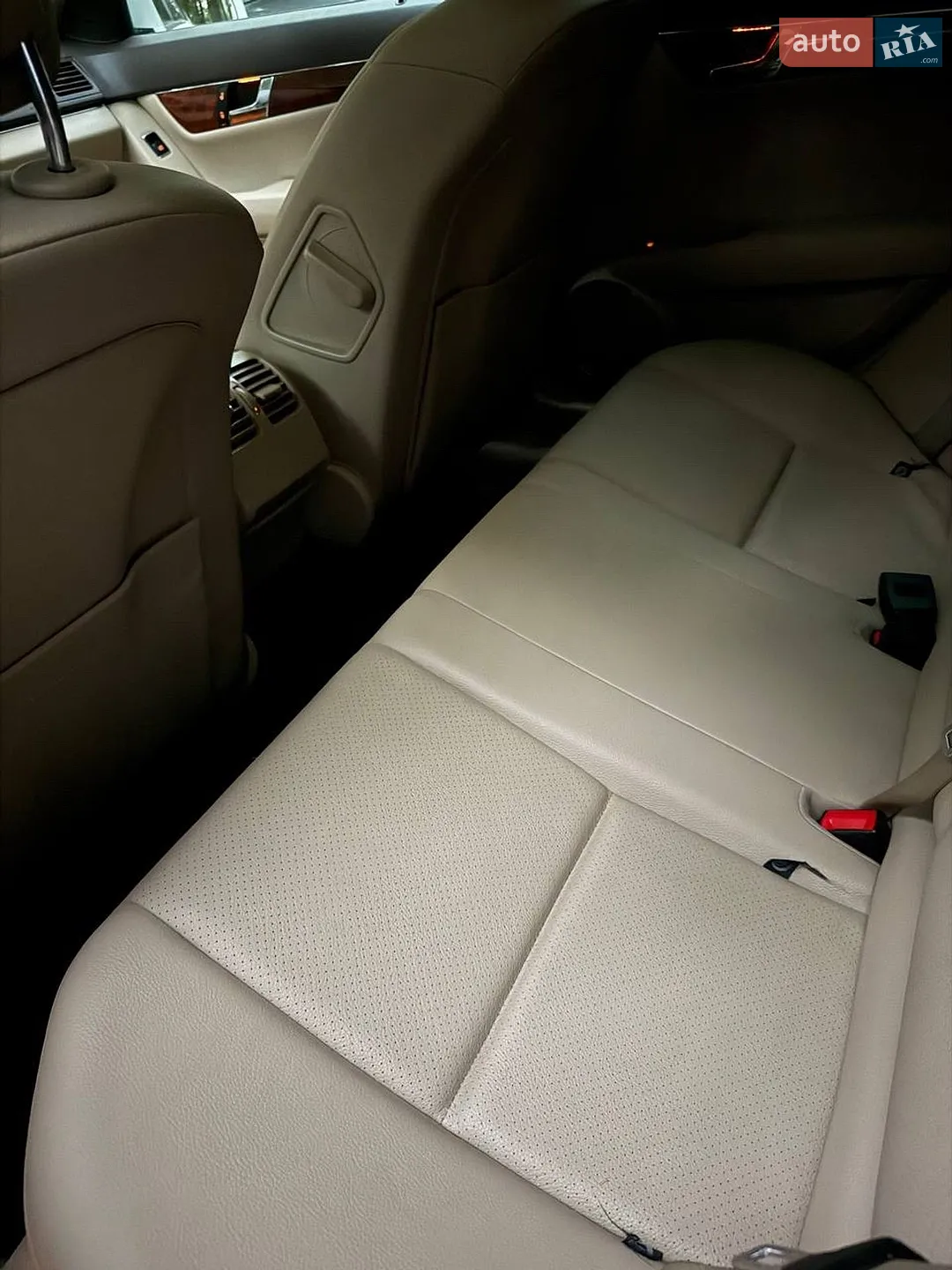 2010 Mercedes-Benz C-klasse - мініатюра 29