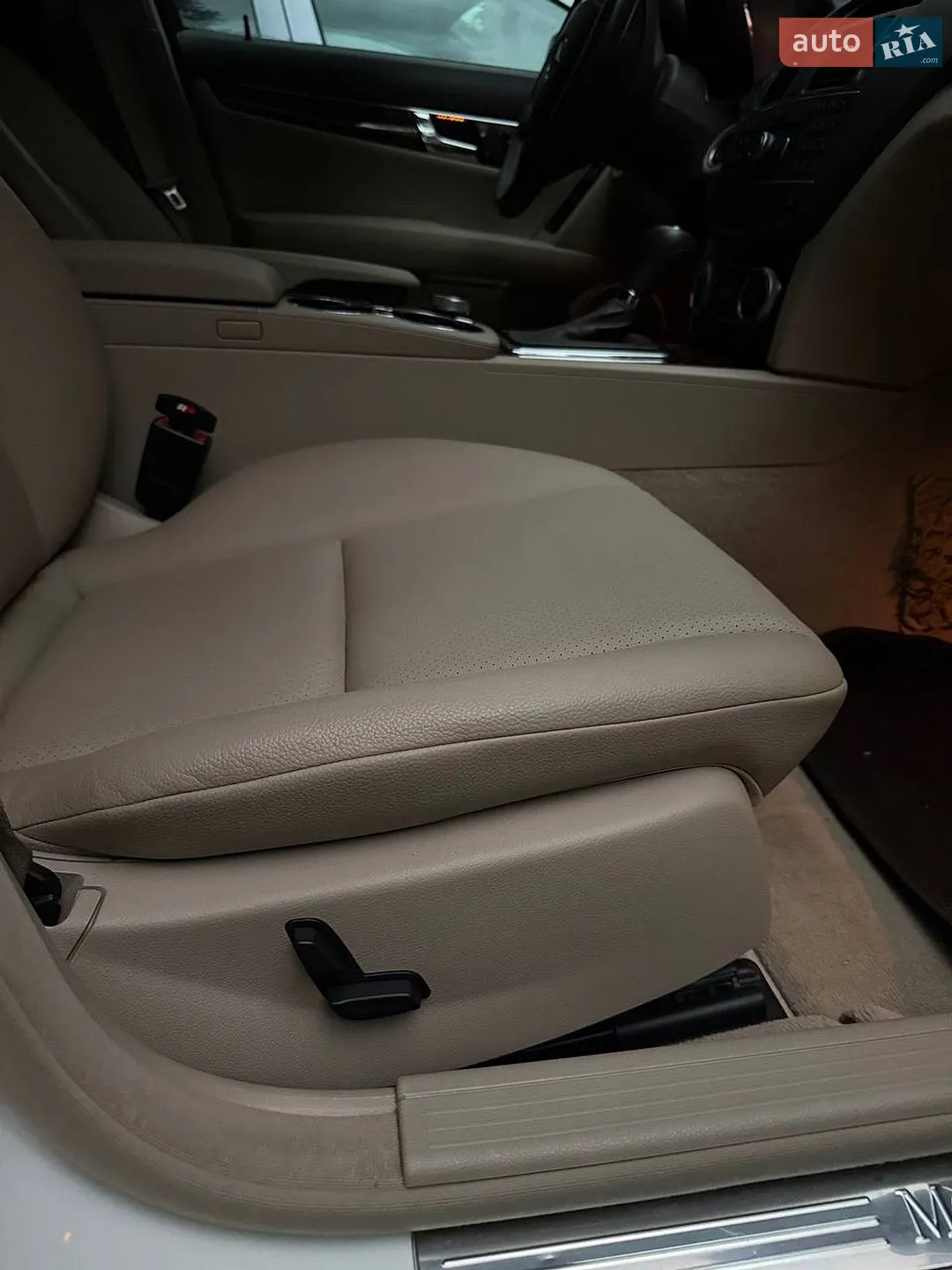 2010 Mercedes-Benz C-klasse - мініатюра 32
