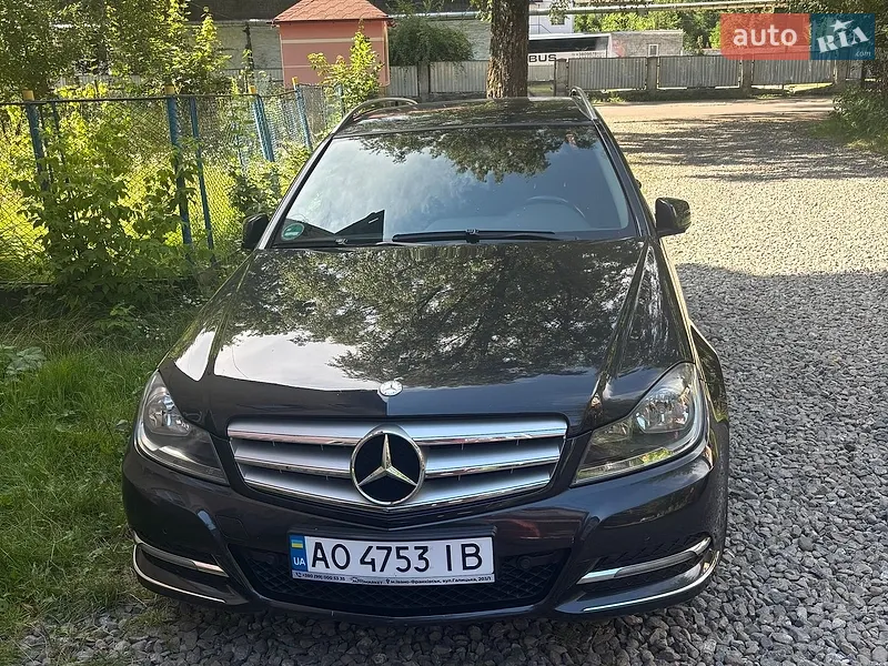 Mercedes-Benz C-Class 2011