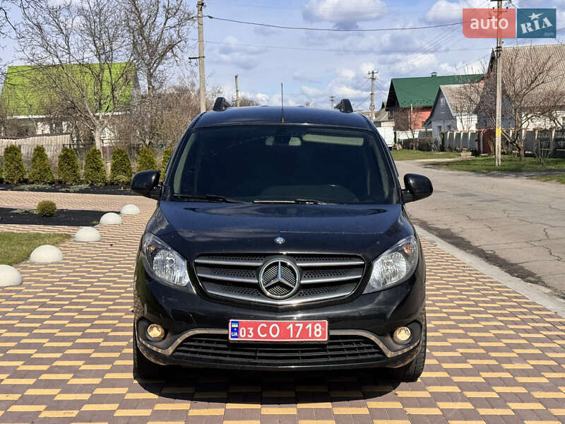 Минивэн Mercedes-Benz Citan 2012 в 
