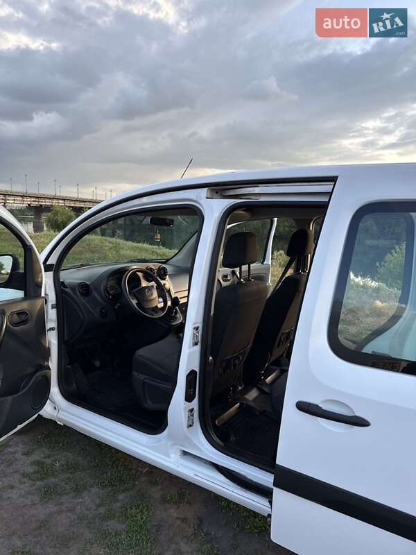 Мінівен Mercedes-Benz Citan 2015 в Києві фото 24 Мінівен Mercedes-Benz Citan 2015 в Києві