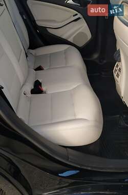 Седан Mercedes-Benz CLA-Class 2018 в Запорожье