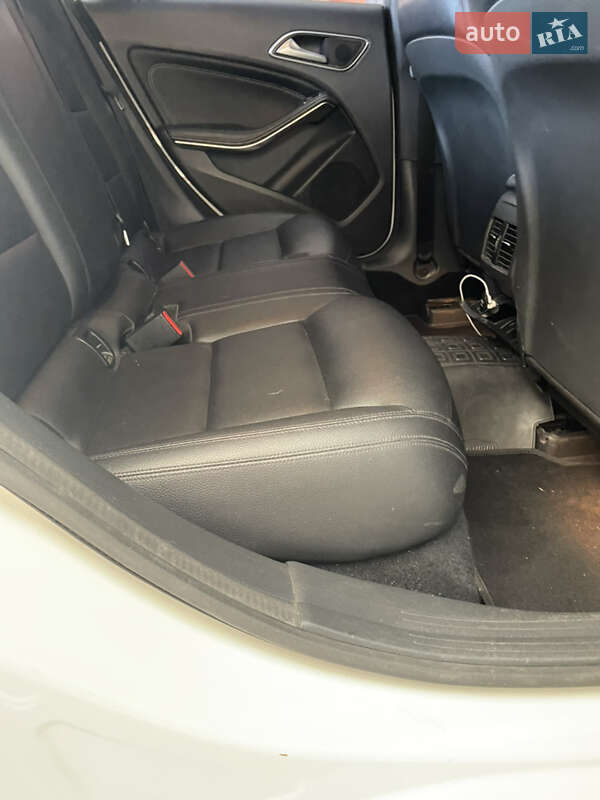 Седан Mercedes-Benz CLA-Class 2014 в Александрие