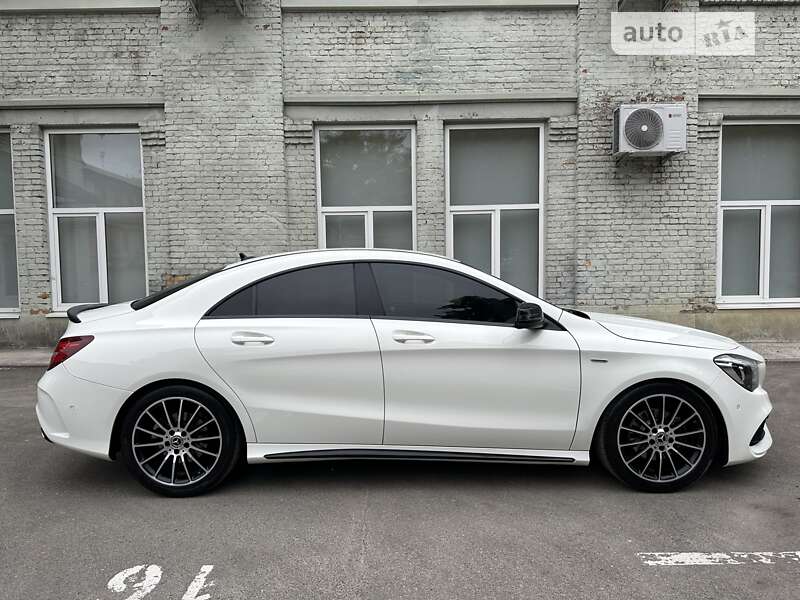 Седан Mercedes-Benz CLA-Class 2017 в Киеве