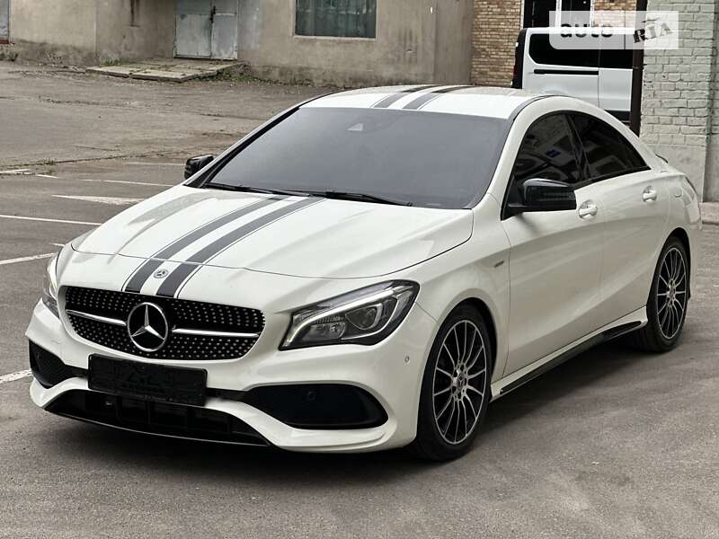 Седан Mercedes-Benz CLA-Class 2017 в Киеве