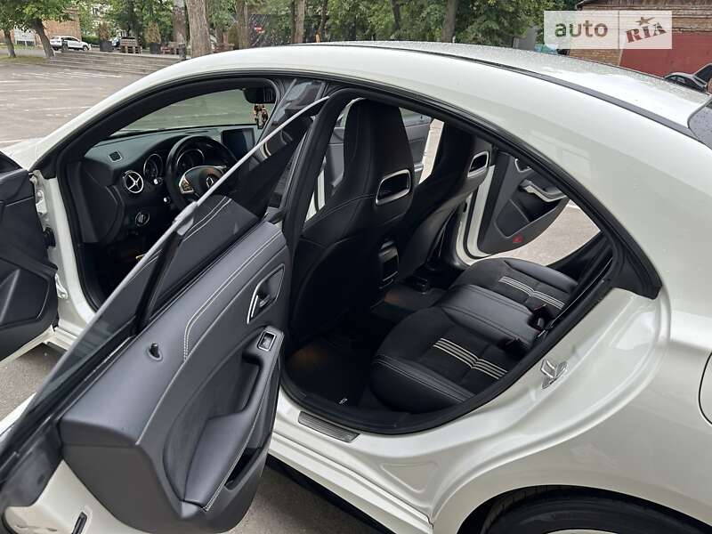 Седан Mercedes-Benz CLA-Class 2017 в Киеве