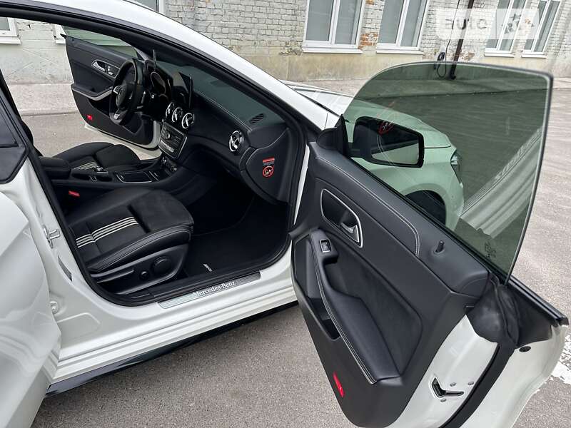 Седан Mercedes-Benz CLA-Class 2017 в Киеве