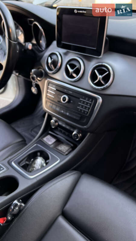 Седан Mercedes-Benz CLA-Class 2016 в Кривом Роге
