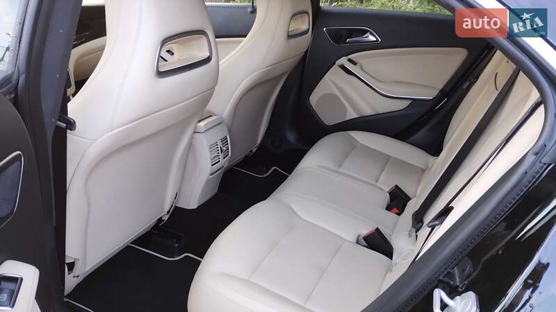 Седан Mercedes-Benz CLA-Class 2015 в Коростене