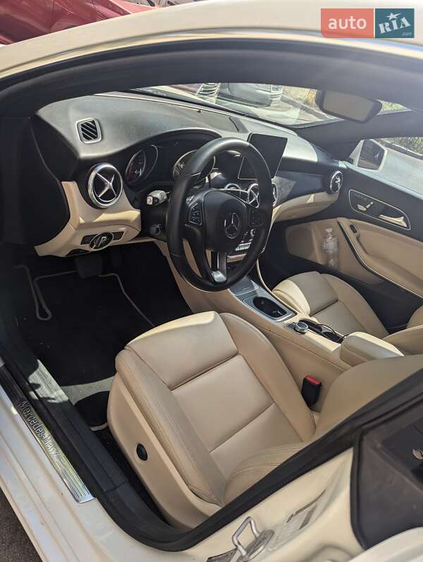 Седан Mercedes-Benz CLA-Class 2016 в Киеве