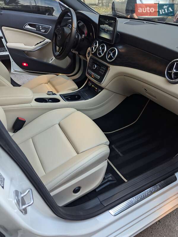 Седан Mercedes-Benz CLA-Class 2016 в Киеве