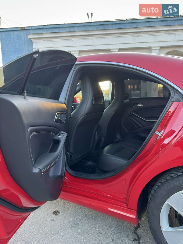 Седан Mercedes-Benz CLA-Class 2015 в Ужгороді