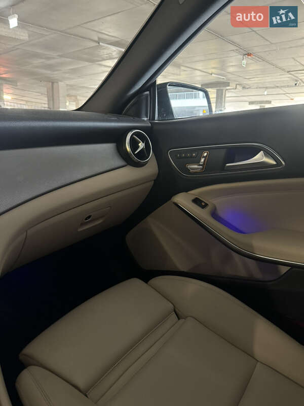 Седан Mercedes-Benz CLA-Class 2018 в Киеве