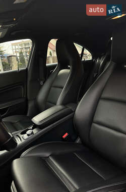 Седан Mercedes-Benz CLA-Class 2016 в 