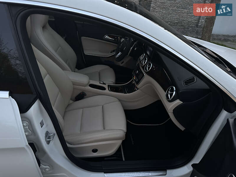 Седан Mercedes-Benz CLA-Class 2017 в Дніпрі