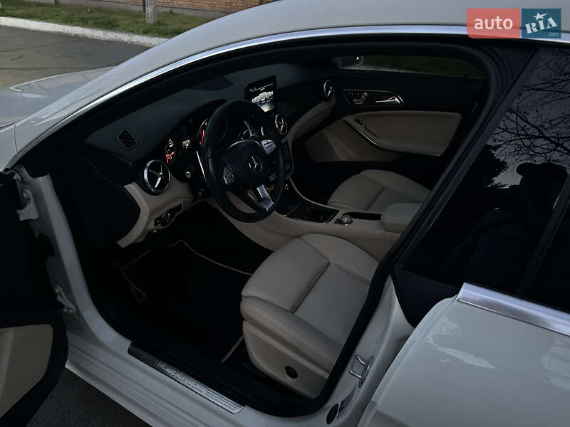 Седан Mercedes-Benz CLA-Class 2017 в Дніпрі