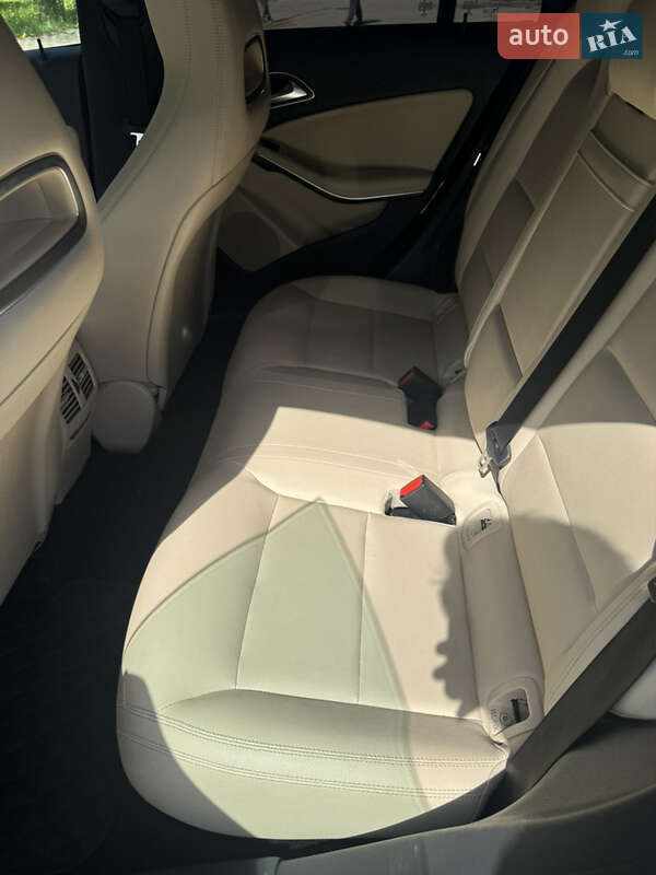 Седан Mercedes-Benz CLA-Class 2018 в Киеве