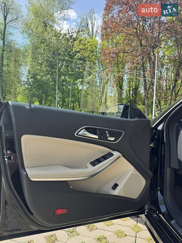 Седан Mercedes-Benz CLA-Class 2018 в Киеве