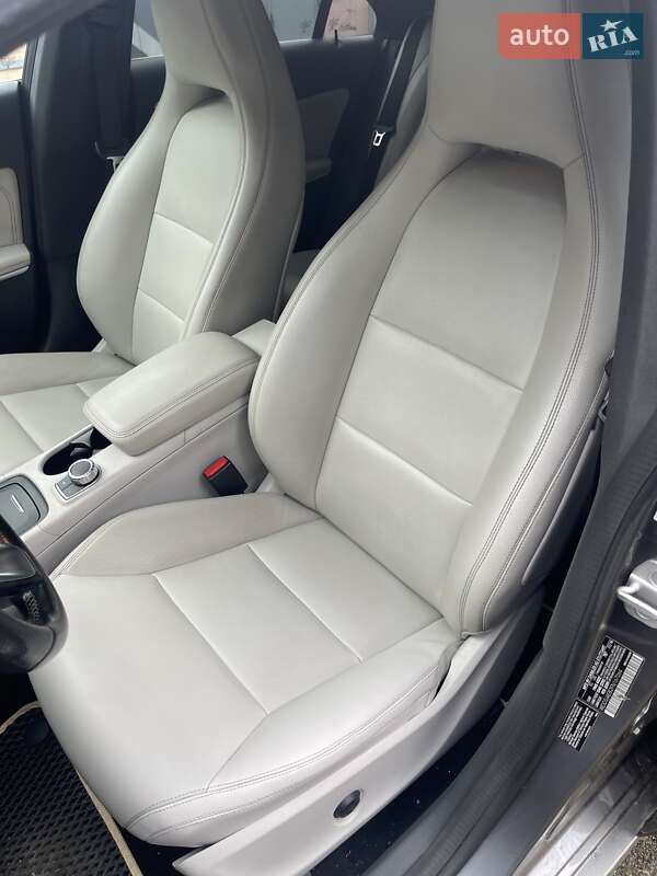 Седан Mercedes-Benz CLA-Class 2015 в Киеве