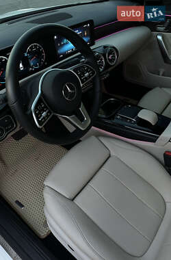 Седан Mercedes-Benz CLA-Class 2021 в 