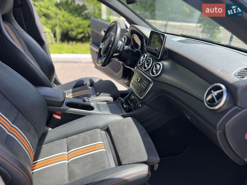 Седан Mercedes-Benz CLA-Class 2015 в Киеве фото 18 Седан Mercedes-Benz CLA-Class 2015 в Киеве