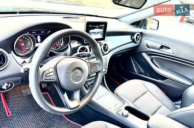 Седан Mercedes-Benz CLA-Class 2018 в 