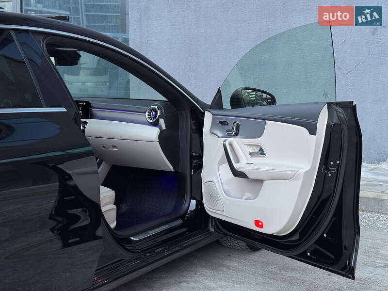 Седан Mercedes-Benz CLA-Class 2019 в Киеве