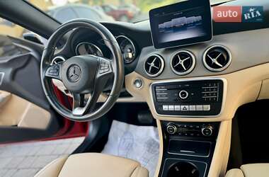 Седан Mercedes-Benz CLA-Class 2018 в 