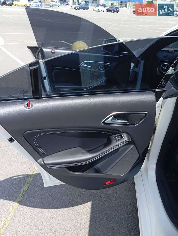 Седан Mercedes-Benz CLA-Class 2016 в Киеве