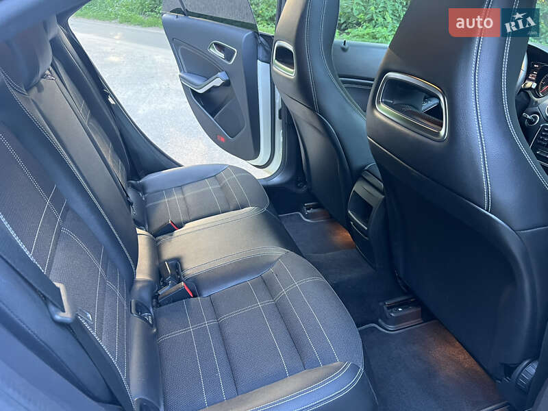 Седан Mercedes-Benz CLA-Class 2013 в Киеве