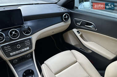 Седан Mercedes-Benz CLA-Class 2018 в 