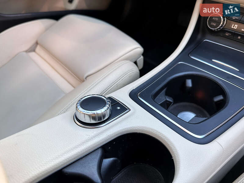 Седан Mercedes-Benz CLA-Class 2018 в Киеве